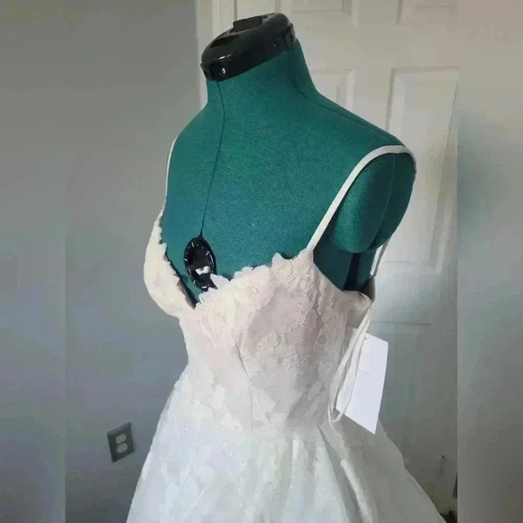 NWT Scout Blush by Hayley Paige Cascading Tulle Wedding Dress Size 12 (US 8) - Picture 6 of 7